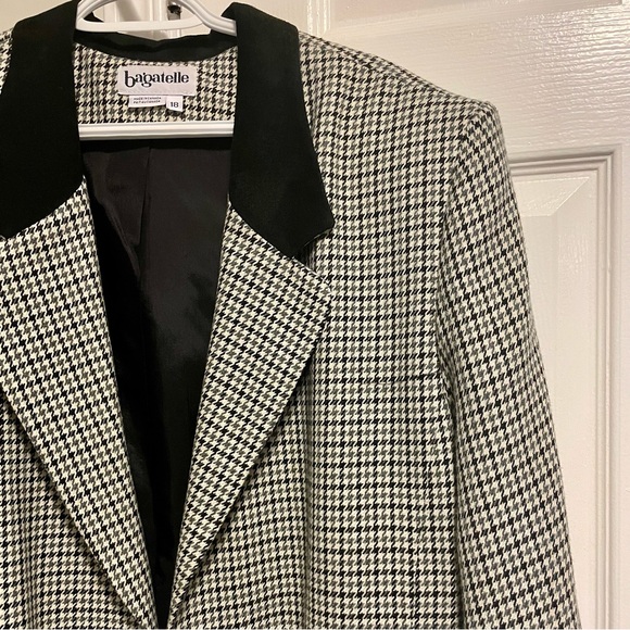 Bagatelle Collared Pocket Two Button Blazer Jacket - Picture 3 of 13